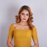 Photo mustard dress